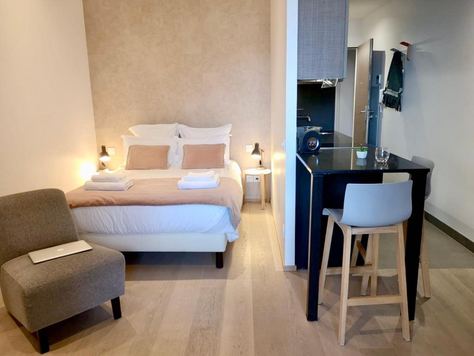 Saint Enogat Apartment *